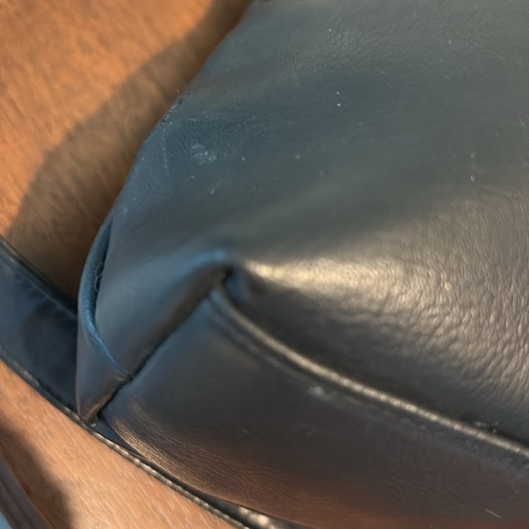 Koltov  shoulder bag  vegan leather navy blue  brushed Silvertone hardware  EUC - Picture 9 of 15